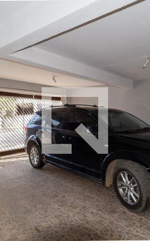 Casa à venda com 500m², 4 quartos e 2 vagas Casa à venda com 500m², 4 quartos e 2 vagasGaragem