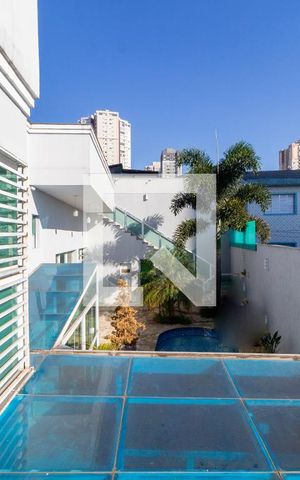 Casa à venda com 500m², 4 quartos e 2 vagas Casa à venda com 500m², 4 quartos e 2 vagasVista Varanda - Suíte 1