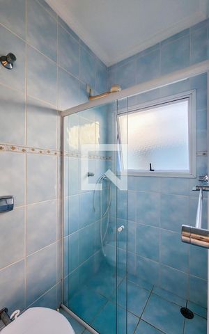 Casa de condomínio para alugar com 327m², 4 quartos e 4 vagasBanheiro