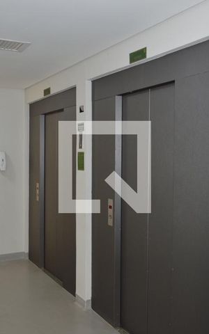 Apartamento à venda com 48m², 1 quarto e sem vagaElevadores