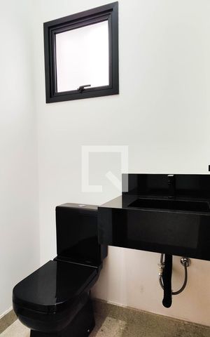 Casa à venda com 195m², 3 quartos e 4 vagas Casa à venda com 195m², 3 quartos e 4 vagasLavabo