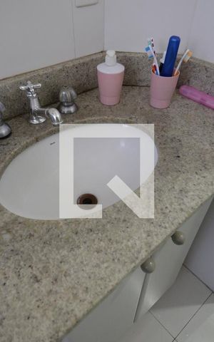 Apartamento para alugar com 81m², 2 quartos e 1 vagaBanheiro