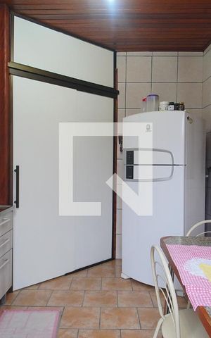 Casa à venda com 303m², 5 quartos e 3 vagasCozinha 1