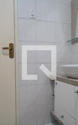 Casa à venda com 303m², 5 quartos e 3 vagasBanheiro 2