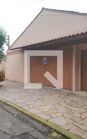 Casa à venda com 303m², 5 quartos e 3 vagasFachada