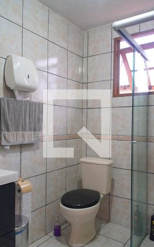 Casa à venda com 303m², 5 quartos e 3 vagasBanheiro 1