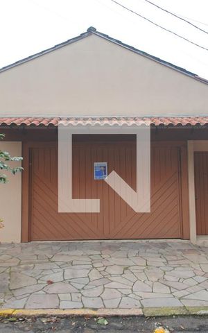 Casa à venda com 303m², 5 quartos e 3 vagasFachada