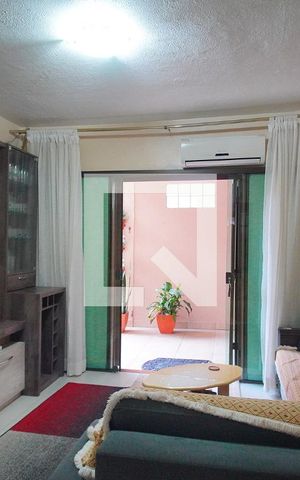 Casa à venda com 303m², 5 quartos e 3 vagasSala 2