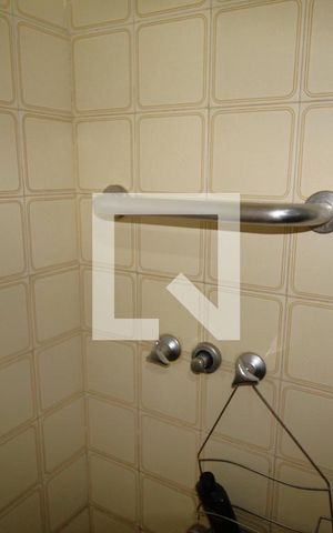 Apartamento à venda com 100m², 2 quartos e 1 vagaBanheiro da suíte 