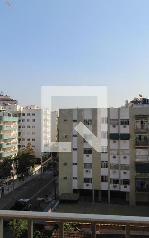 Apartamento à venda com 100m², 2 quartos e 1 vagaVaranda da suíte - Vista