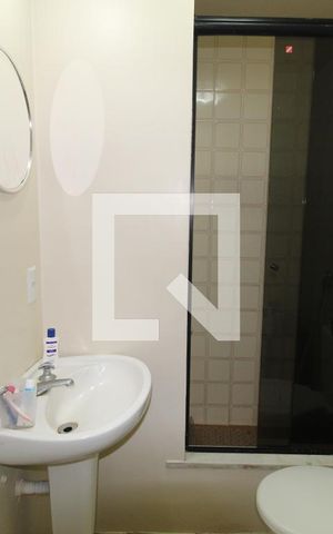 Apartamento à venda com 100m², 2 quartos e 1 vagaBanheiro da suíte 