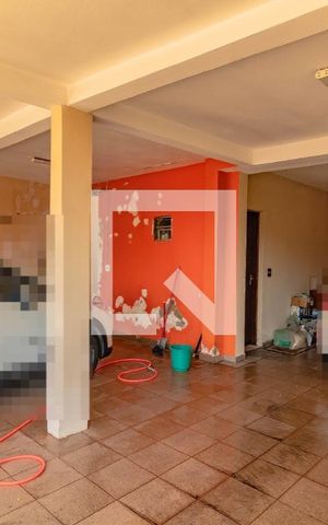 Casa à venda com 300m², 3 quartos e 3 vagas Casa à venda com 300m², 3 quartos e 3 vagasÁrea comum