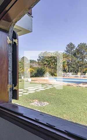 Casa de condomínio para alugar com 580m², 6 quartos e 4 vagas Casa de condomínio para alugar com 580m², 6 quartos e 4 vagasQuarto 5 vista