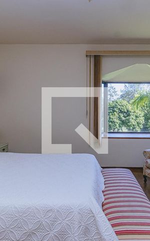 Casa de condomínio para alugar com 580m², 6 quartos e 4 vagas Casa de condomínio para alugar com 580m², 6 quartos e 4 vagasSuíte 3