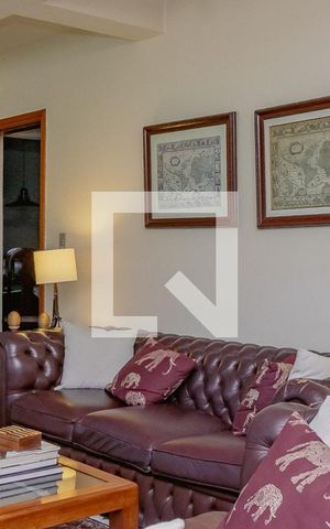 Casa de condomínio para alugar com 580m², 6 quartos e 4 vagas Casa de condomínio para alugar com 580m², 6 quartos e 4 vagasSala térreo