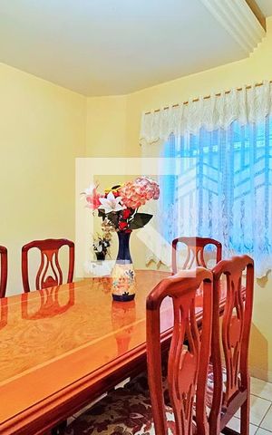 Casa à venda com 214m², 3 quartos e 4 vagas Casa à venda com 214m², 3 quartos e 4 vagasSala de Jantar