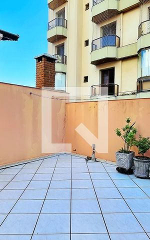 Casa à venda com 214m², 3 quartos e 4 vagas Casa à venda com 214m², 3 quartos e 4 vagasQuintal