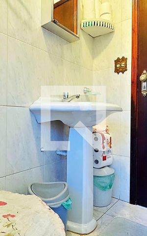 Casa à venda com 214m², 3 quartos e 4 vagas Casa à venda com 214m², 3 quartos e 4 vagasBanheiro