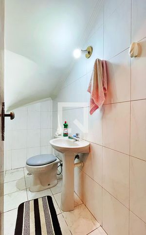 Casa à venda com 214m², 3 quartos e 4 vagas Casa à venda com 214m², 3 quartos e 4 vagasLavabo