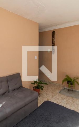 Casa à venda com 300m², 2 quartos e 2 vagas Casa à venda com 300m², 2 quartos e 2 vagasSala