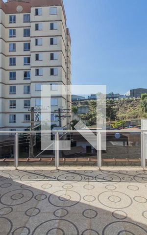 Casa à venda com 300m², 2 quartos e 2 vagas Casa à venda com 300m², 2 quartos e 2 vagasVaranda