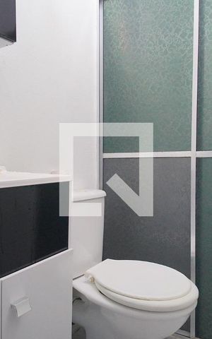 Apartamento à venda com 38m², 2 quartos e 1 vaga Apartamento à venda com 38m², 2 quartos e 1 vagaBanheiro