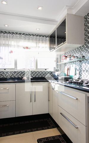 Apartamento à venda com 174m², 3 quartos e 4 vagas Apartamento à venda com 174m², 3 quartos e 4 vagasCozinha