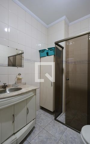 Casa à venda com 500m², 3 quartos e 4 vagas Casa à venda com 500m², 3 quartos e 4 vagasBanheiro 2