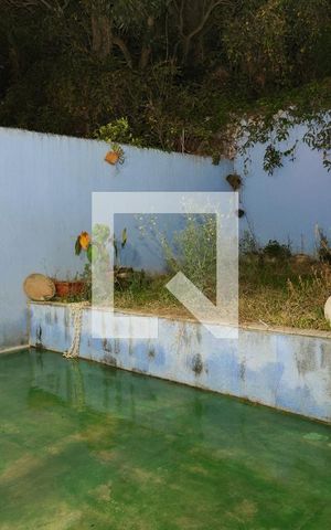 Casa à venda com 500m², 3 quartos e 4 vagas Casa à venda com 500m², 3 quartos e 4 vagasQuintal e jardim