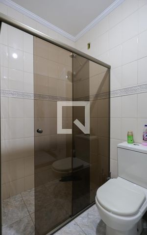 Casa à venda com 500m², 3 quartos e 4 vagas Casa à venda com 500m², 3 quartos e 4 vagasBanheiro 2