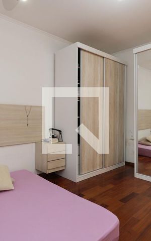 Casa à venda com 500m², 3 quartos e 4 vagas Casa à venda com 500m², 3 quartos e 4 vagasv