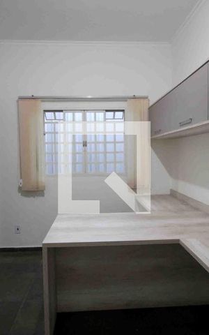 Casa para alugar com 186m², 4 quartos e 2 vagasEscritório
