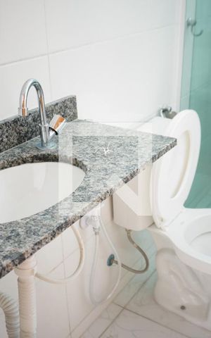 Apartamento à venda com 80m², 2 quartos e 1 vagaBANHEIRO