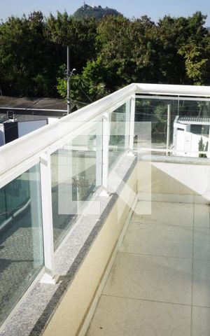 Apartamento à venda com 80m², 2 quartos e 1 vagaVARANDA - SALA