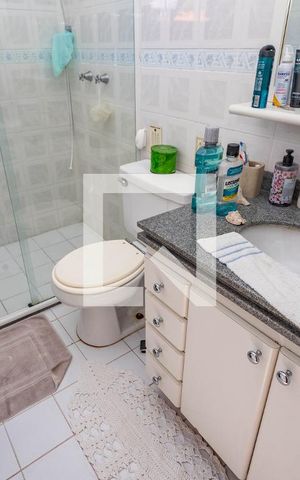 Casa de condomínio à venda com 192m², 3 quartos e 4 vagas Casa de condomínio à venda com 192m², 3 quartos e 4 vagasBanheiro do Quarto 2