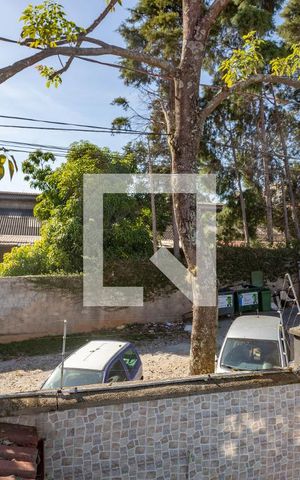 Casa de condomínio à venda com 192m², 3 quartos e 4 vagas Casa de condomínio à venda com 192m², 3 quartos e 4 vagasVista