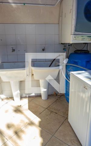 Casa de condomínio à venda com 192m², 3 quartos e 4 vagas Casa de condomínio à venda com 192m², 3 quartos e 4 vagasÁrea de Serviço