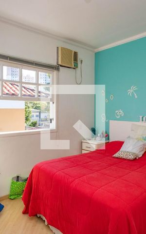 Casa de condomínio à venda com 192m², 3 quartos e 4 vagas Casa de condomínio à venda com 192m², 3 quartos e 4 vagasQuarto 1