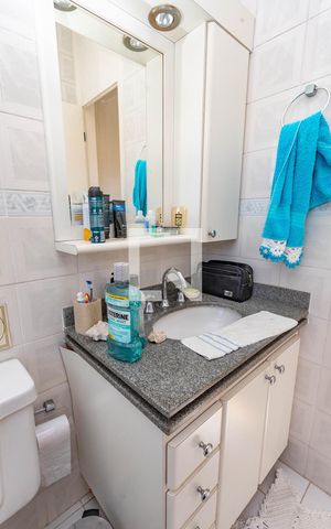 Casa de condomínio à venda com 192m², 3 quartos e 4 vagasBanheiro do Quarto 2