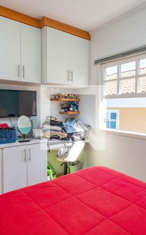 Casa de condomínio à venda com 192m², 3 quartos e 4 vagas Casa de condomínio à venda com 192m², 3 quartos e 4 vagasQuarto 1