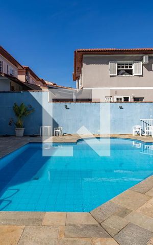 Casa de condomínio à venda com 192m², 3 quartos e 4 vagas Casa de condomínio à venda com 192m², 3 quartos e 4 vagasÁrea comum