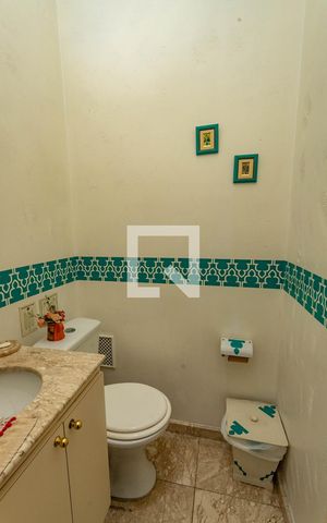 Casa de condomínio à venda com 192m², 3 quartos e 4 vagas Casa de condomínio à venda com 192m², 3 quartos e 4 vagasLavabo