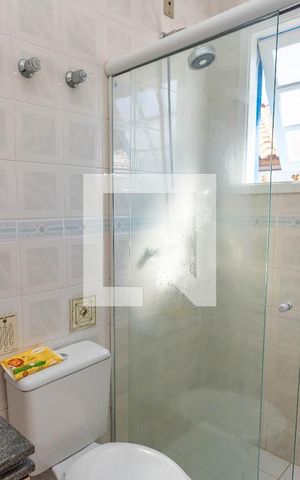 Casa de condomínio à venda com 192m², 3 quartos e 4 vagas Casa de condomínio à venda com 192m², 3 quartos e 4 vagasBanheiro do Quarto 1