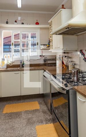 Casa de condomínio à venda com 192m², 3 quartos e 4 vagas Casa de condomínio à venda com 192m², 3 quartos e 4 vagasCozinha