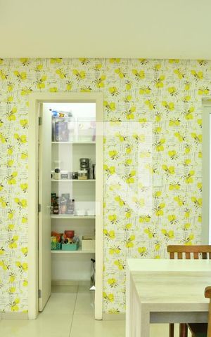 Casa de condomínio para alugar com 370m², 4 quartos e 6 vagasCozinha