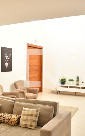 Casa de condomínio para alugar com 370m², 4 quartos e 6 vagasSala