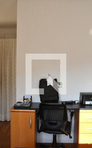 Casa de condomínio para alugar com 370m², 4 quartos e 6 vagasSuíte 1