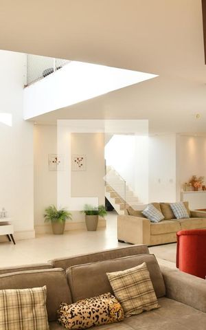 Casa de condomínio para alugar com 370m², 4 quartos e 6 vagasSala
