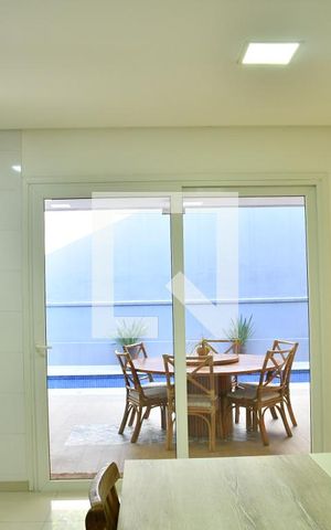 Casa de condomínio para alugar com 370m², 4 quartos e 6 vagasCozinha
