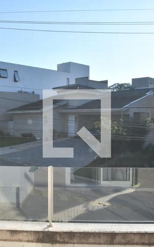 Casa de condomínio para alugar com 370m², 4 quartos e 6 vagasSuíte 2